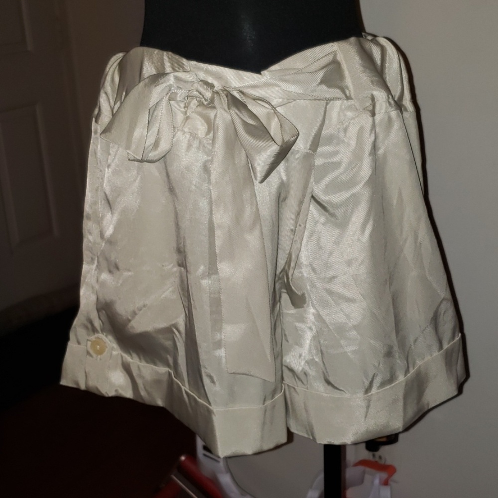 Shorts - Picture 3 of 6